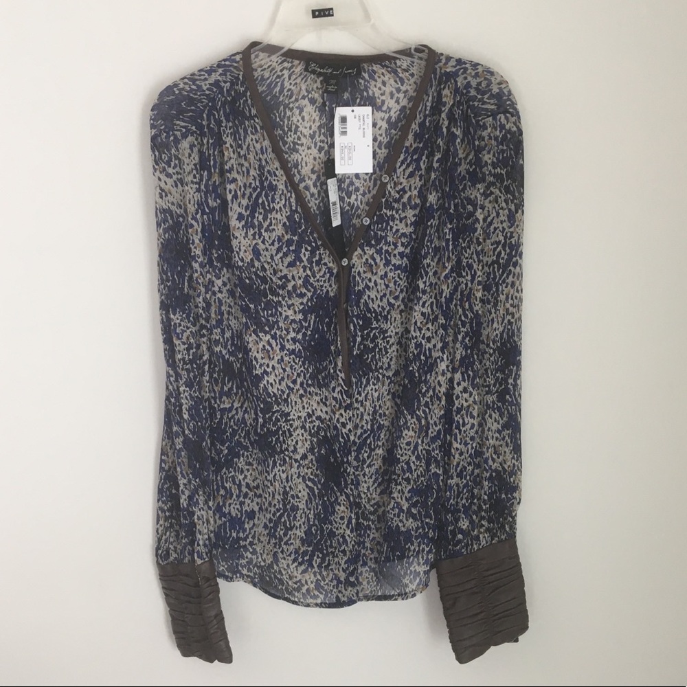 Elizabeth’s and James Top